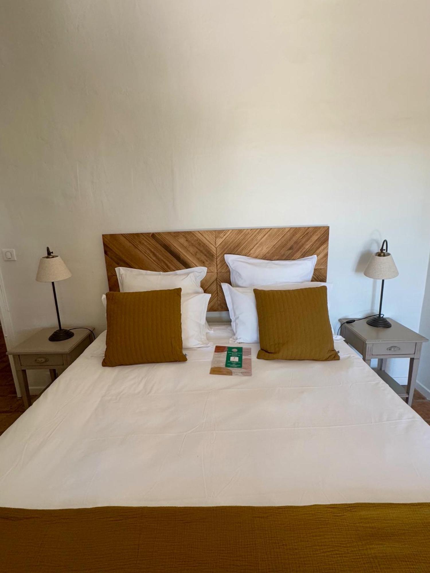 La Cle Des Champs, Boutique Hotel & Spa - Le Mas De Garrigon Roussillon  Exterior photo