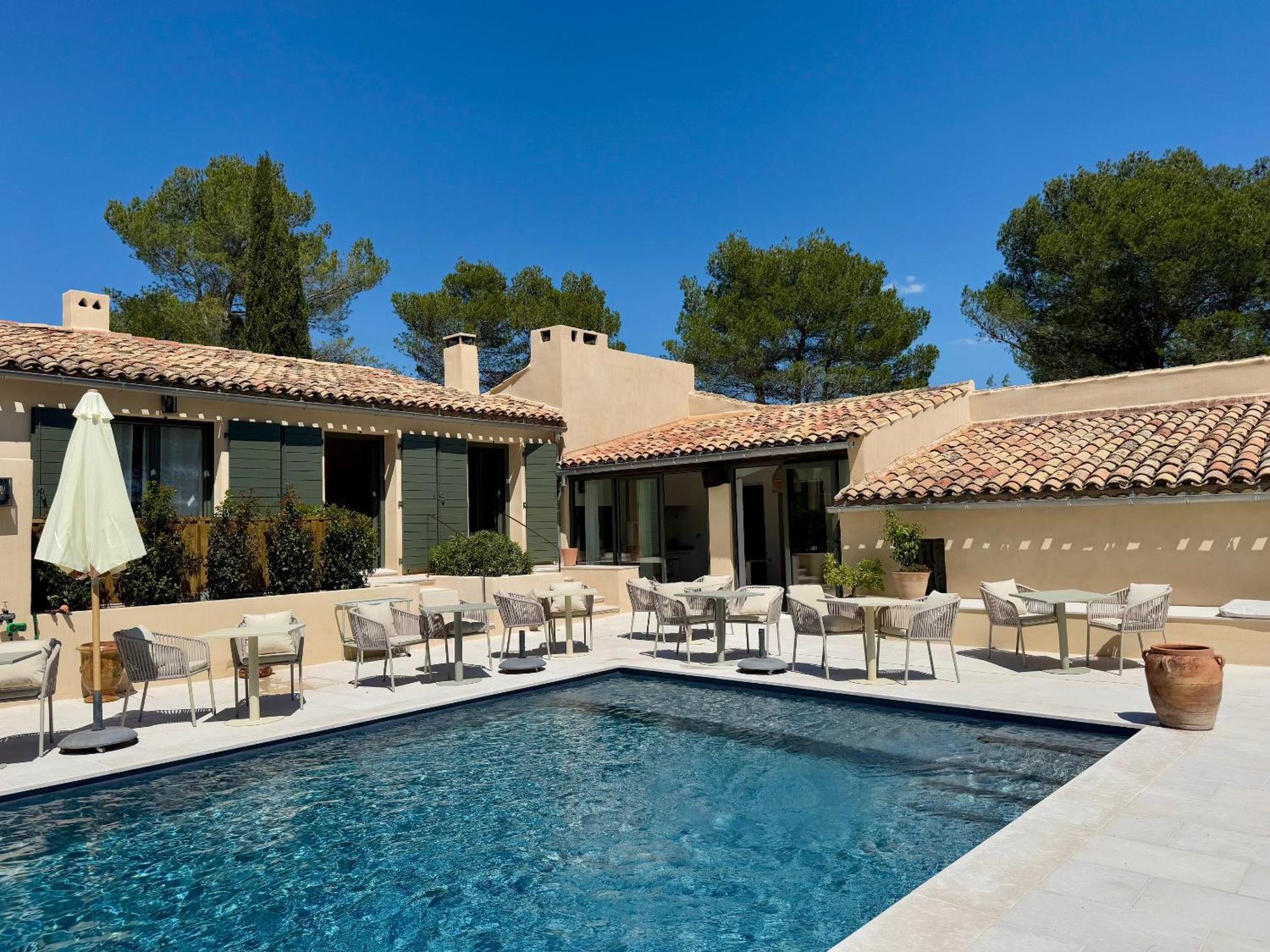 La Cle Des Champs, Boutique Hotel & Spa - Le Mas De Garrigon Roussillon  Exterior photo